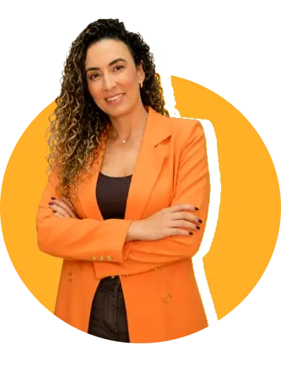 Caren | Farmacêutica desde 2012, especialista em Estética Avançada desde 2018, me comprometi a transformar vidas com carinho. Com o máximo de atenção cuidarei de com amor e ética, sempre dando meu melhor. Tenho como objetivo contribuir com a sua beleza, autoestima e bem-estar. 